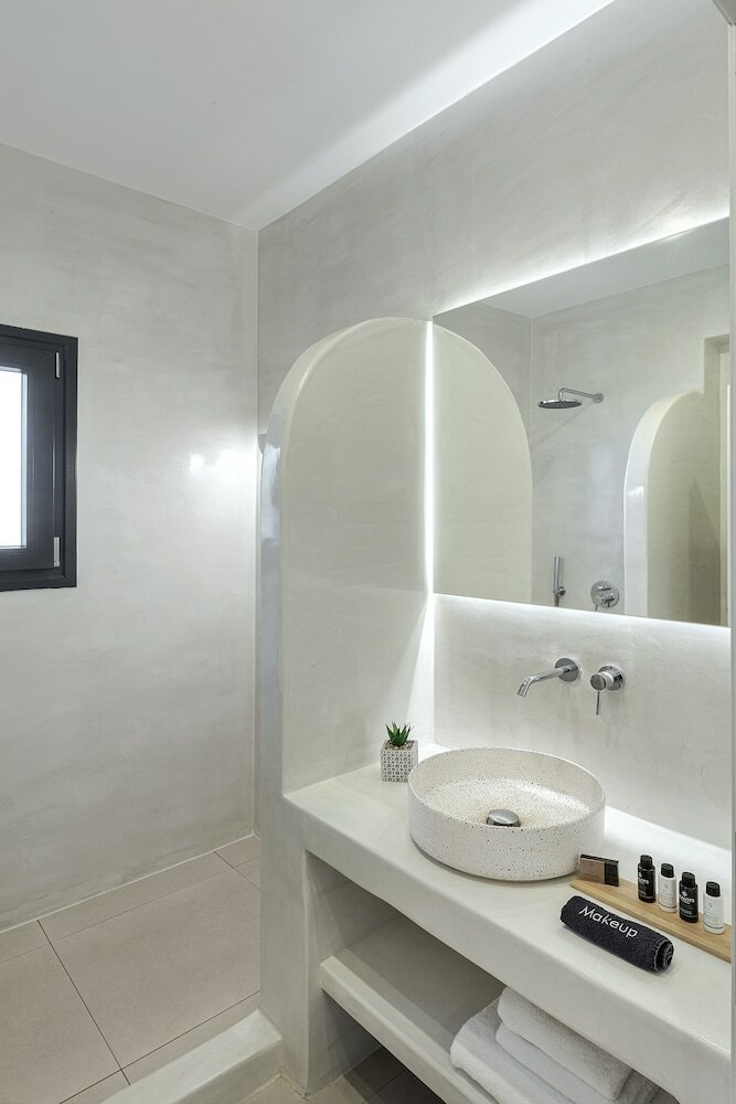 Фото Onyx Hotel & Suites