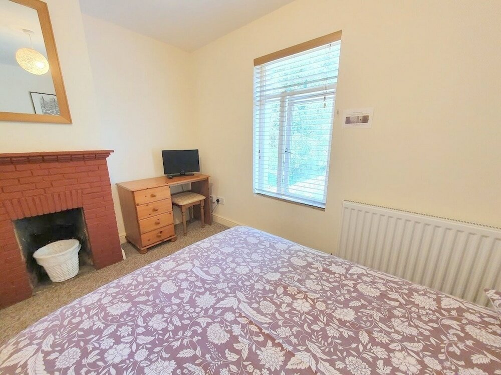 Фото 2-bed Flat With Superfast Wi-fi Dw Lettings 29br