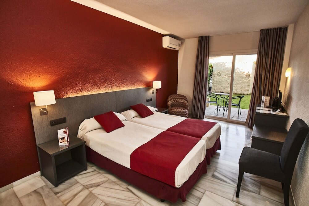 Фото Nerja Club by Dorobe Hotels