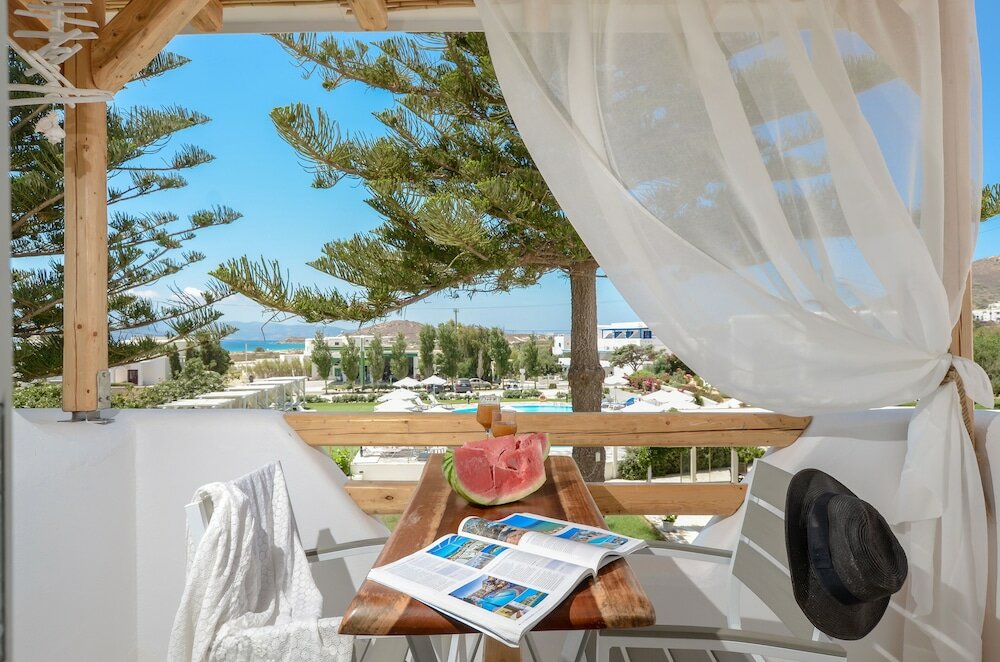 Фото Birikos Studios & Apartments