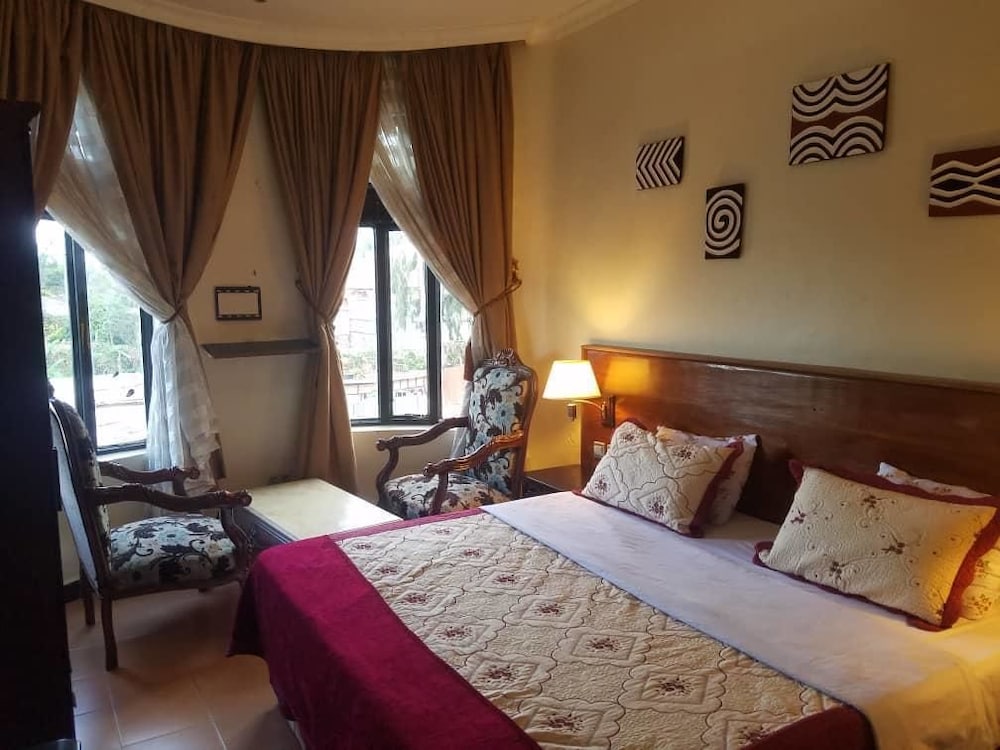 Фото отеля 2