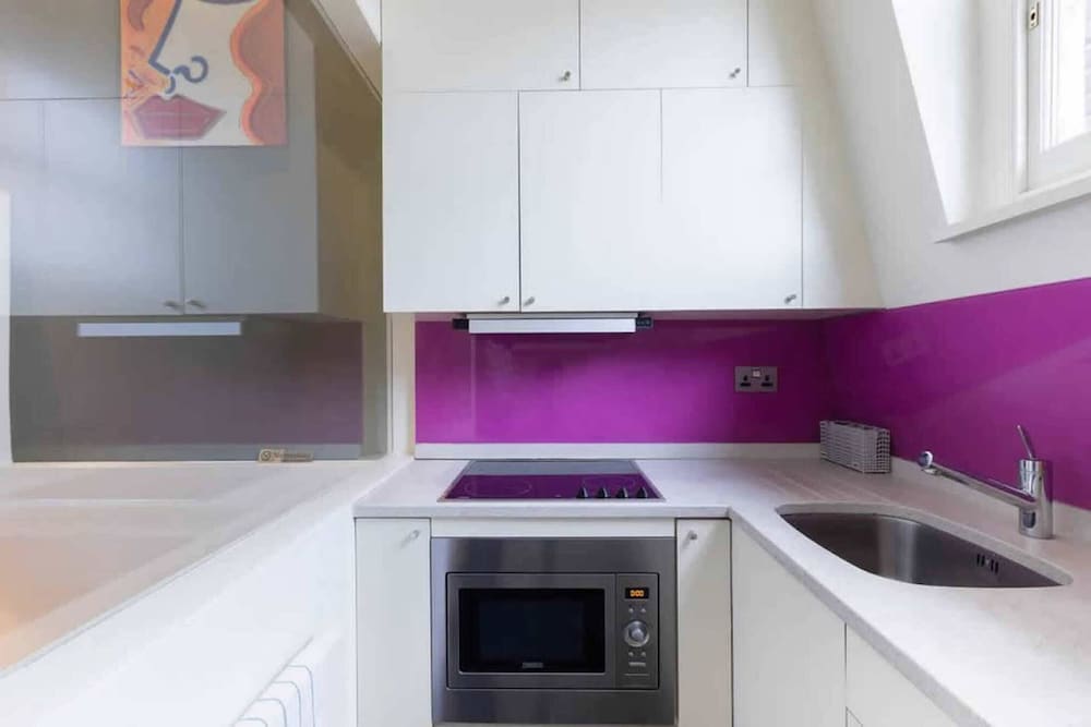 Фото Comfortable Apartment Earls Court