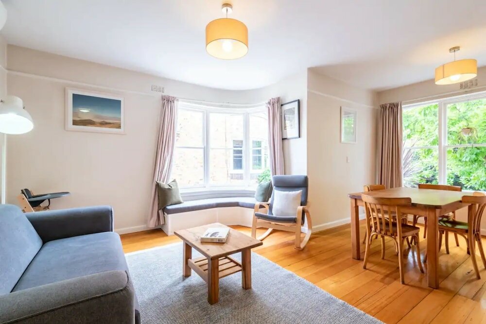 Фото Sunny 1 Bedroom Flat in Quiet St Kilda With Parking