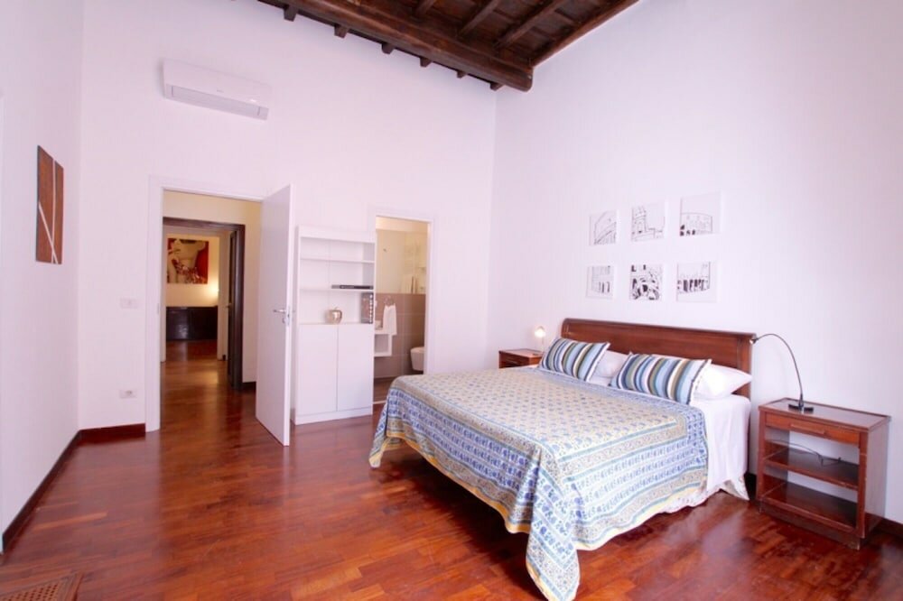 Фото Monticelli Viola