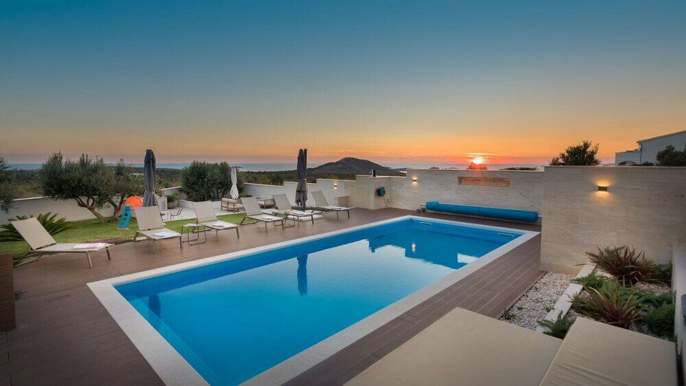 Фото Luxury Villa Cinderella with Swimming Pool