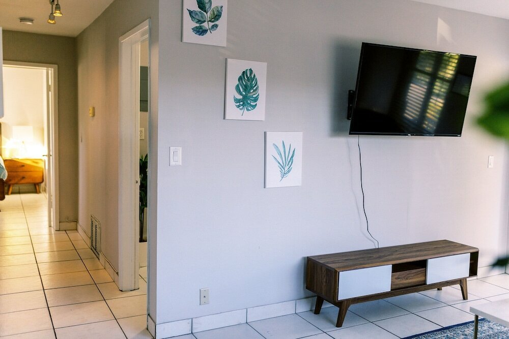 Фото Galleria Apartments by Lowkl