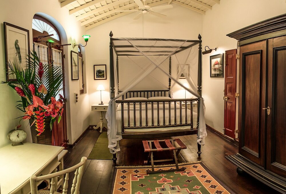 Фото Royal Bar & Hotel