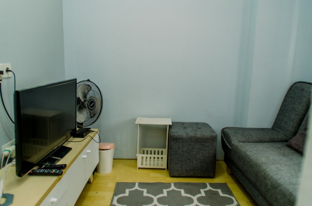 Фото Homey 1br with City View Green Bay Apartment