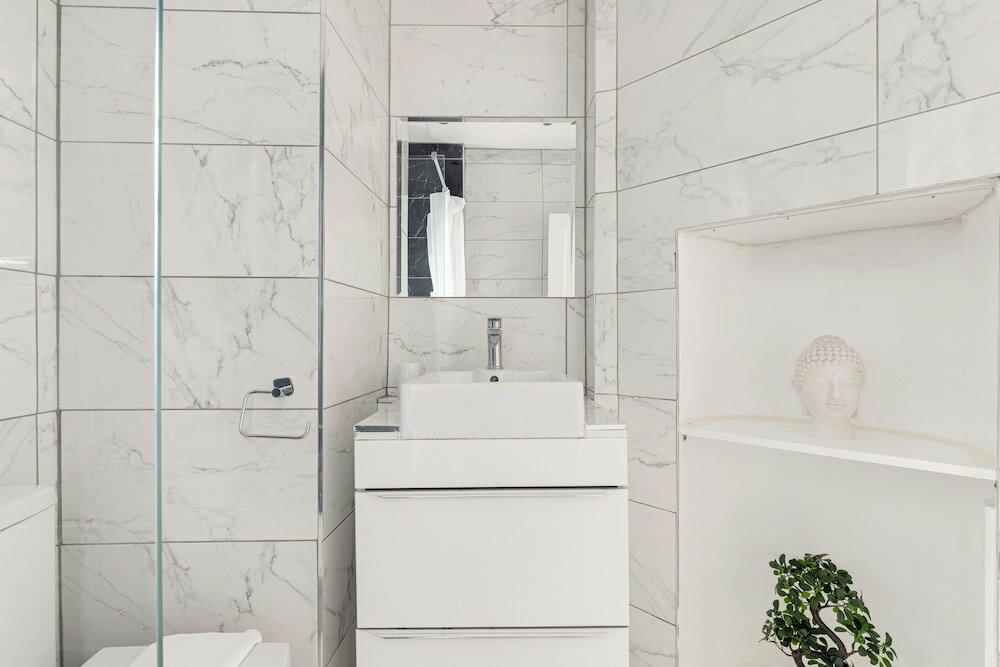 Фото The Bow Road Collection