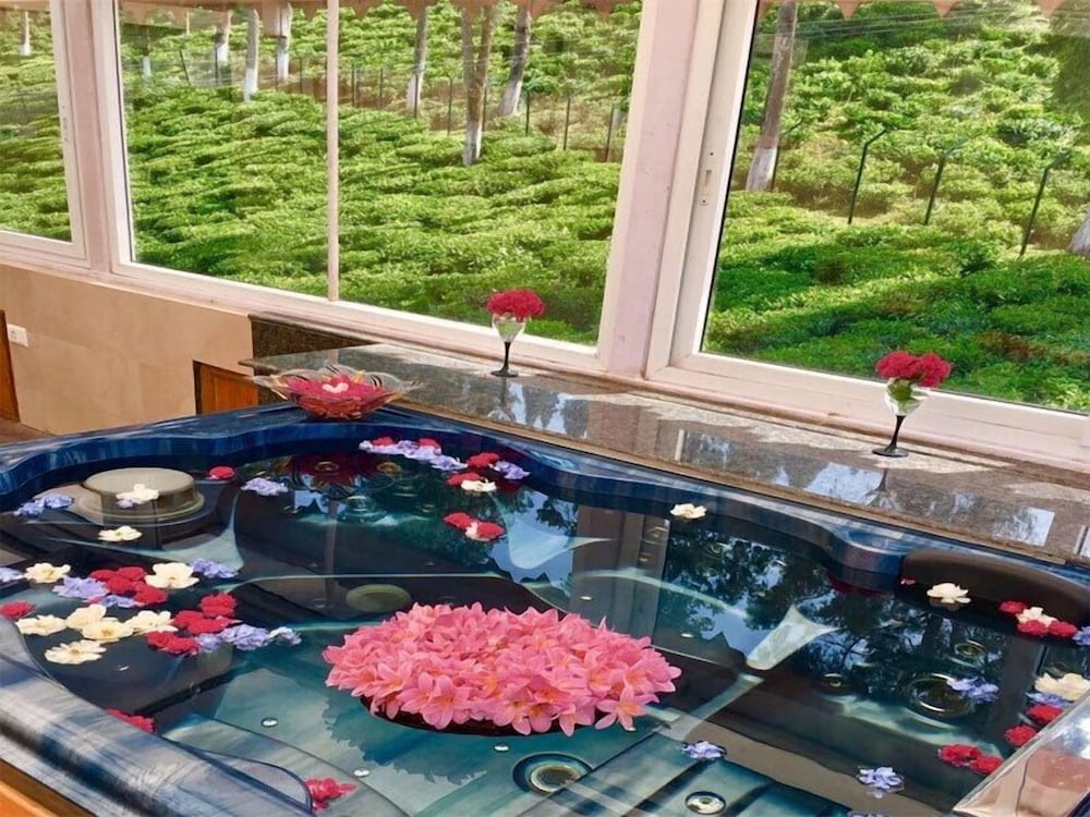 Фото Sourenee Tea Estate & Boutique Resort