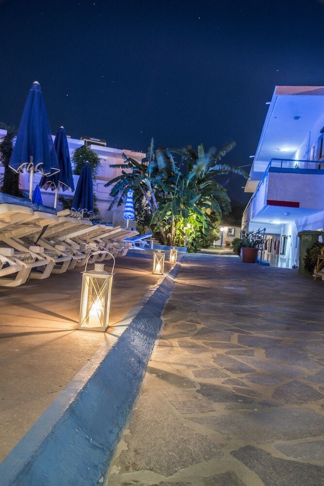 Фото Yiannis Yard Studios & Apartments