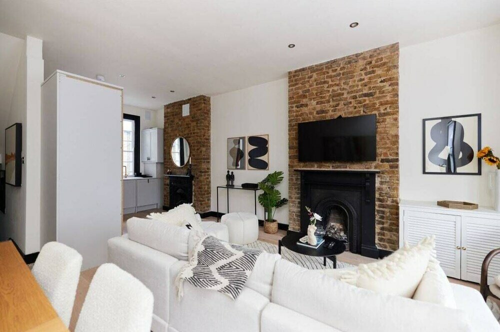 Фото The Battersea Crib - Dazzling 3bdr Flat With Garden
