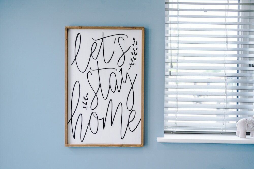 Фото One&Two Bedroom Luxe Apts near Trafford