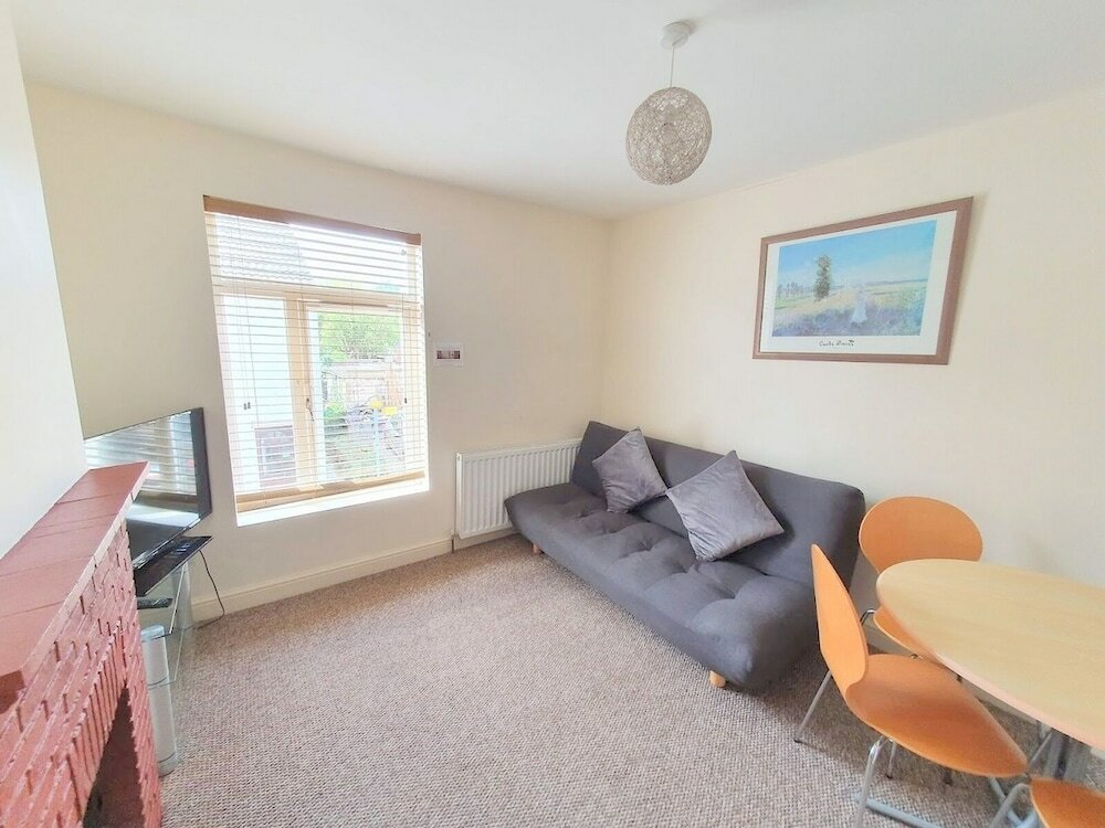 Фото 2-bed Flat With Superfast Wi-fi Dw Lettings 29br