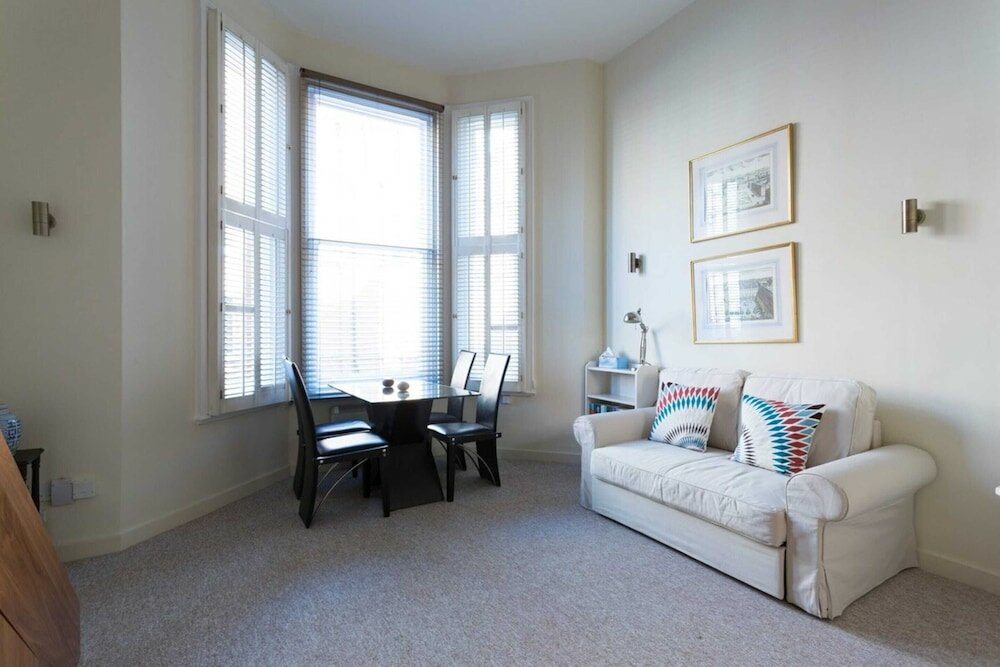 Фото Modern 1 bed Flat in Knightsbridge
