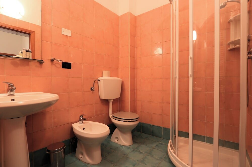 Фото Bed and Parking Cecina Rooms