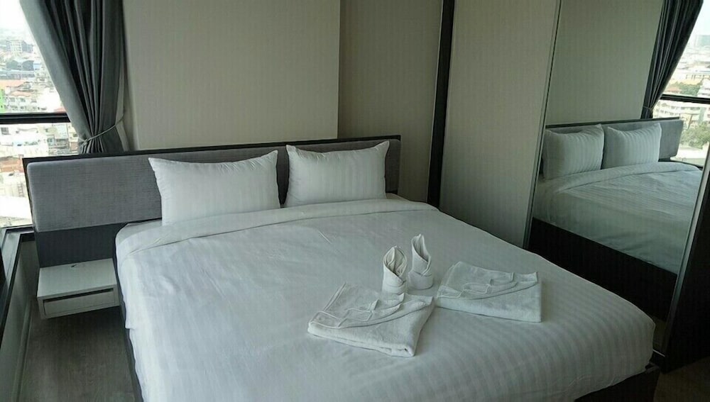 Фото The Base Central Pattaya Sea View