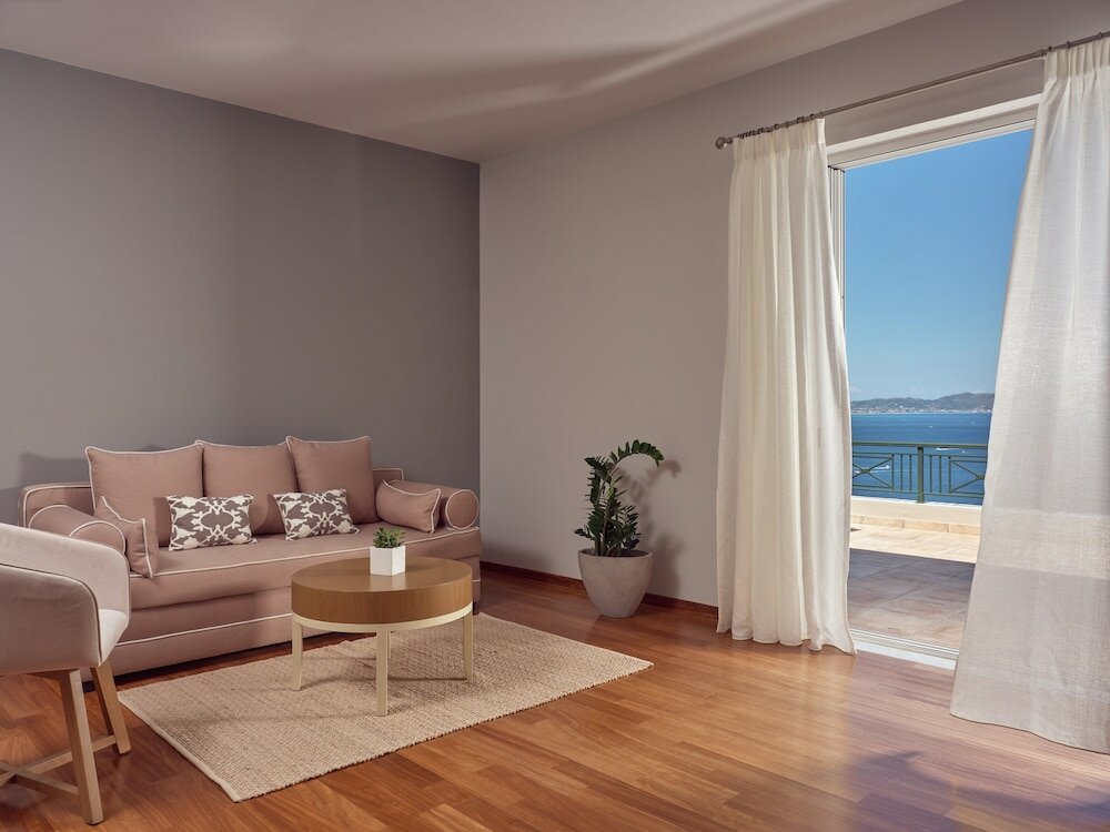 Фото Serenus Luxury Villa