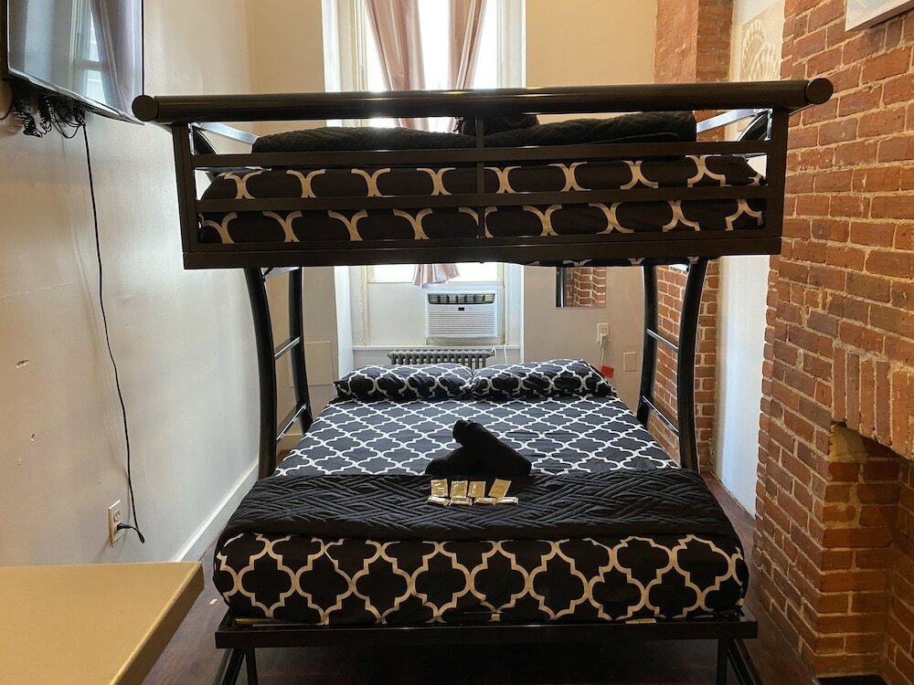 Фото 31 Street Broadway Hotel