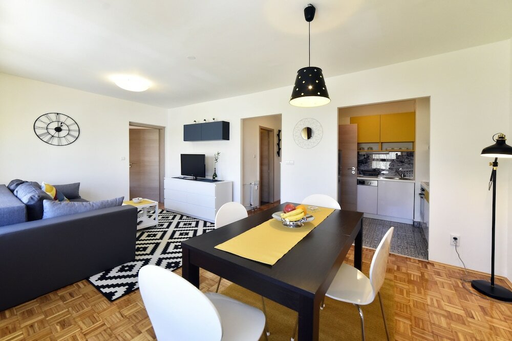 Фото Apartment Place4U