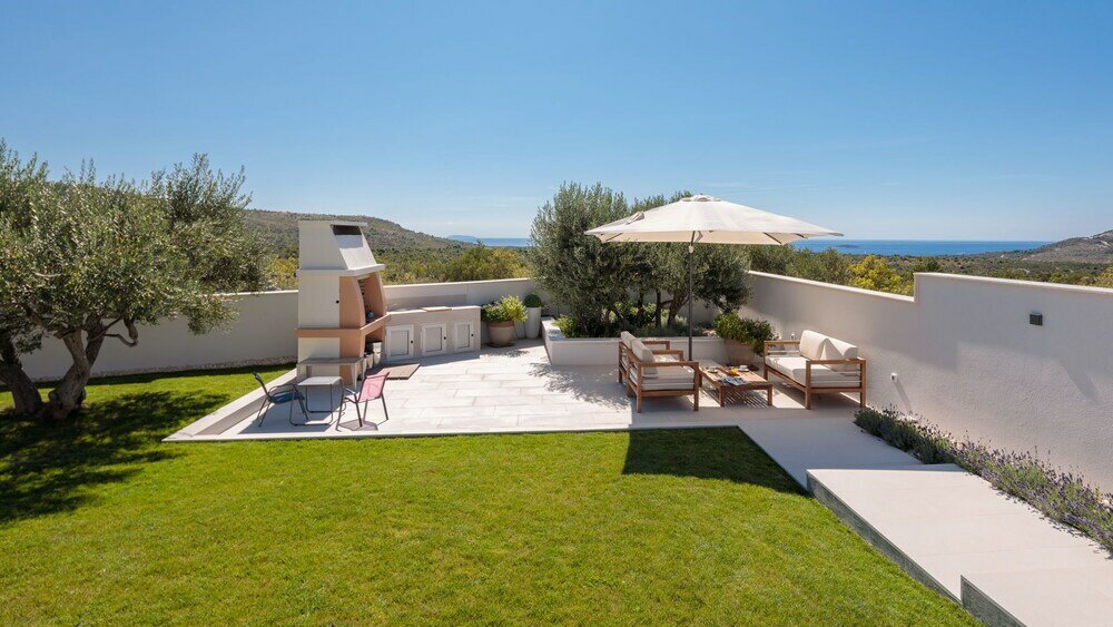 Фото Luxury Villa Cinderella with Swimming Pool