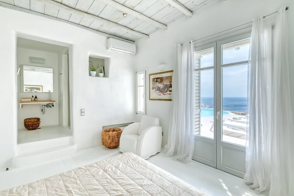 Фото Crystal Villa 6 Bedroom