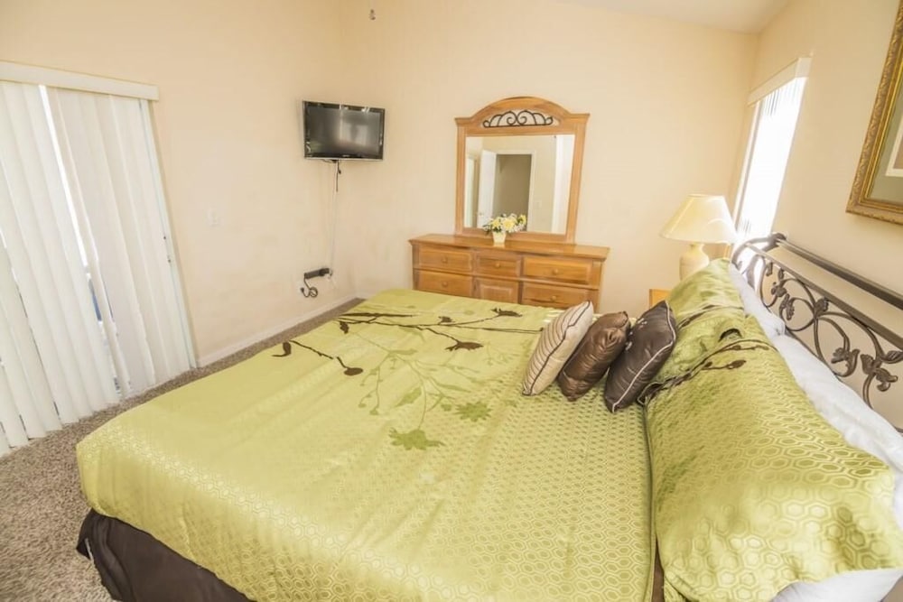 Фото Yvonne's Indian Point Vacation Home