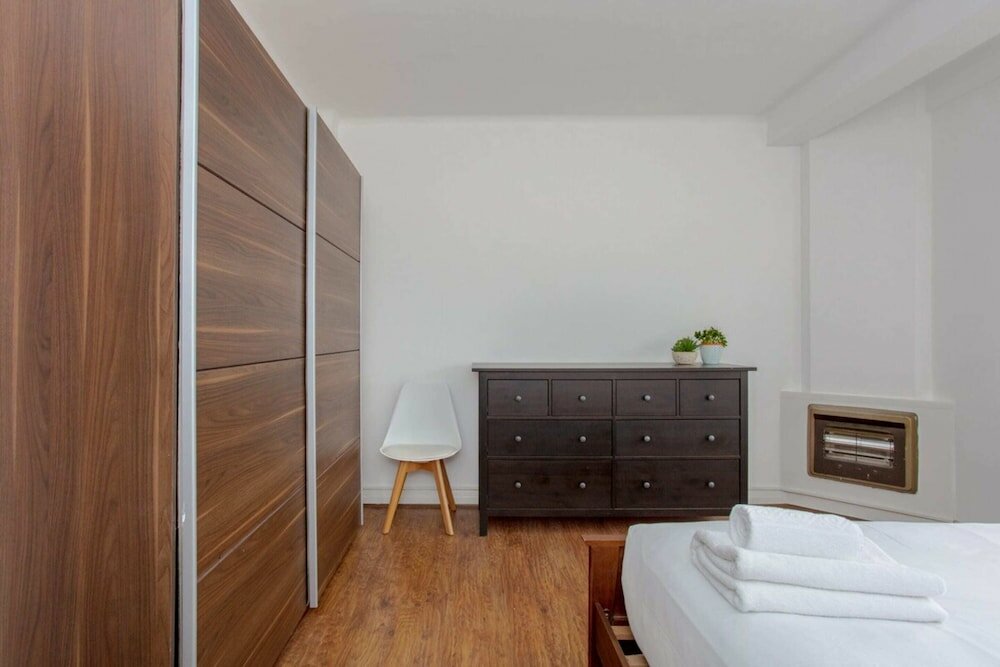 Фото Contemporary 2 Bedroom Flat in Bayswater