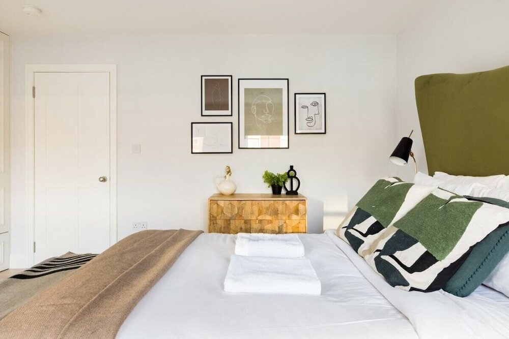 Фото The Margravine Maisonette - Modern & Bright 2bdr Flat
