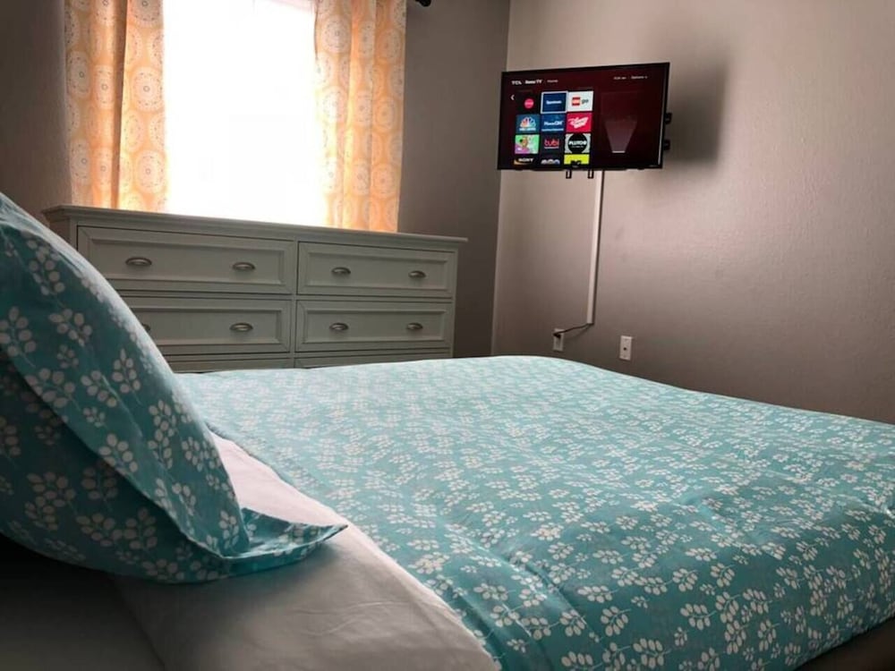 Фото Hamlet by I-4 · New! 5 Bedroom Pool Villa. Sleep 15+ Orlando