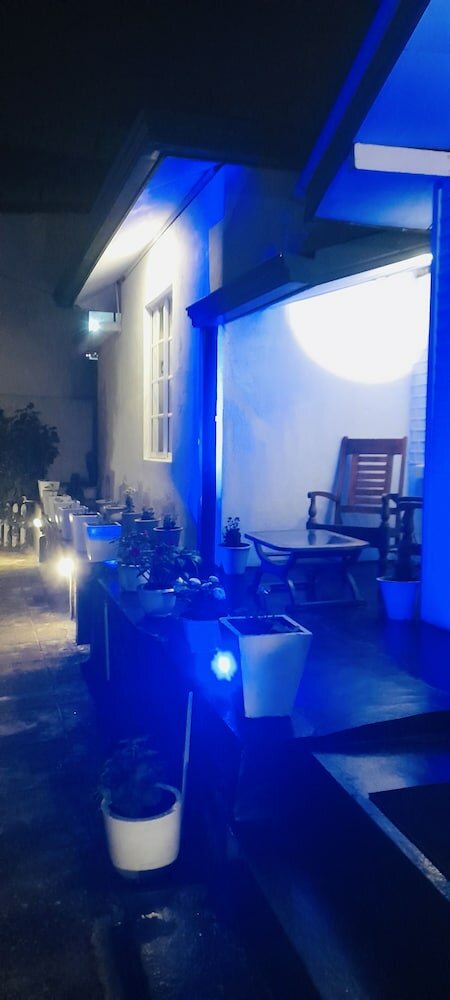 Фото Zion White House