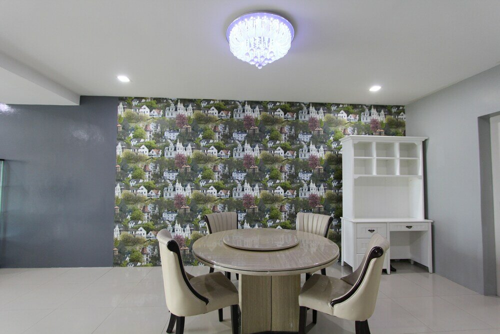 Фото Paradise Apartment at Taragon BktBintang 