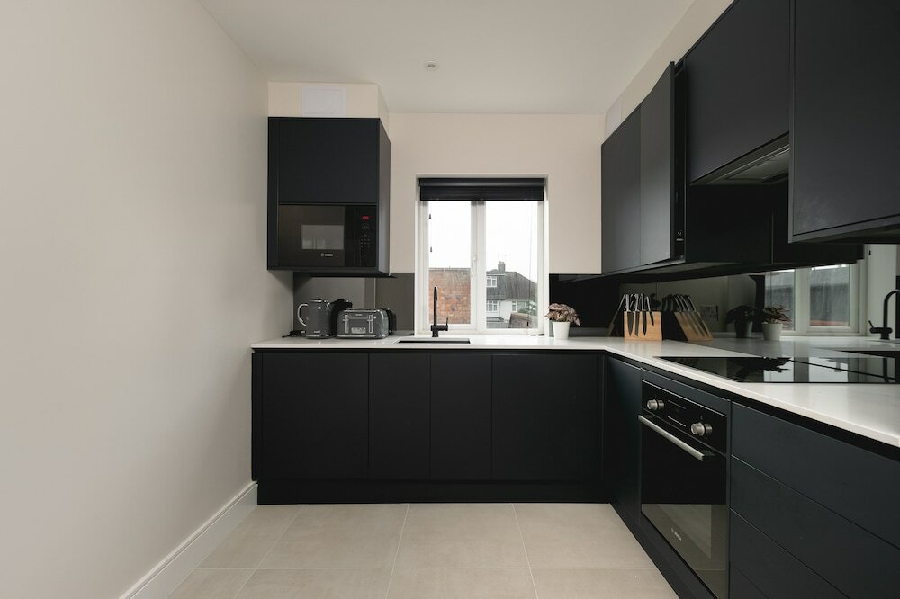 Фото Skyvillion Apartments Cockfosters