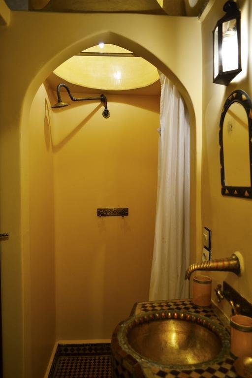 Фото Riad Charik