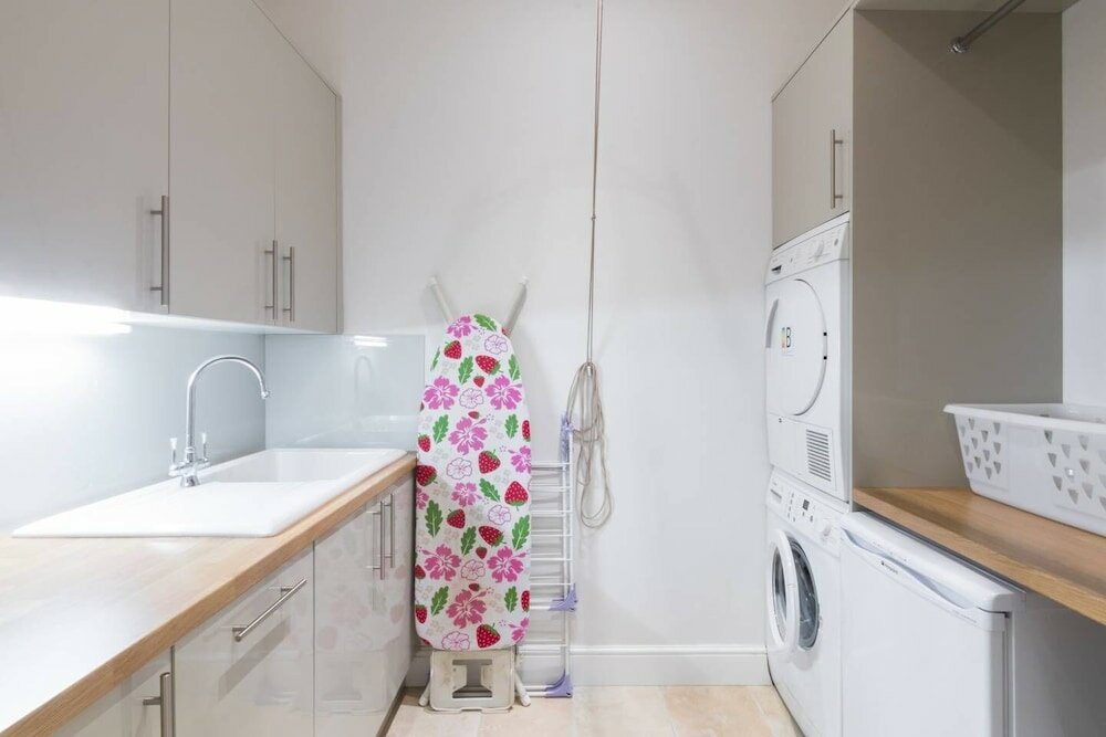 Фото Fulham 4-bed House & Garden Near Tube