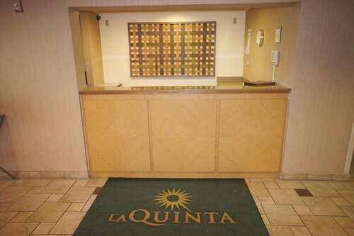 Гостиница La Quinta Inn & Suites by Wyndham Plattsburgh