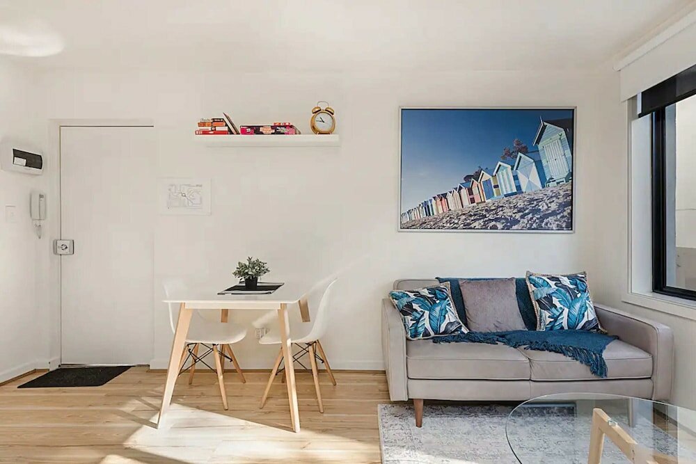 Фото Prime Location 1 Bedroom Apartment Near Mcg With Parking