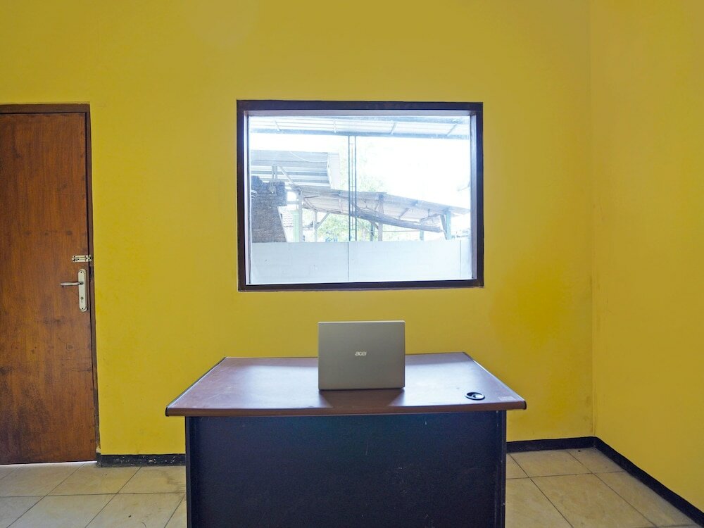 Фото Spot On 91869 Insan Mulia Kost Syariah