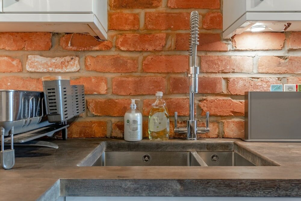 Фото Remarkable 1 Bedroom Flat near Regent's Park