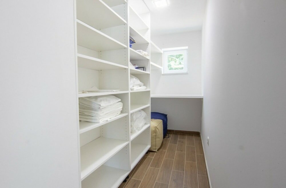 Фото Stipe - With Pool - H