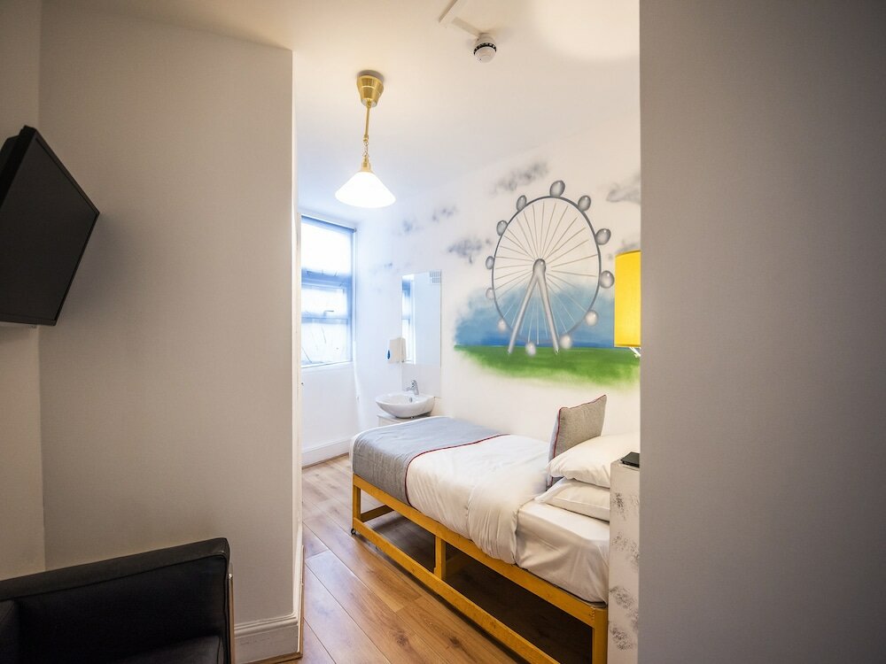 Фото Camden BnB Hotel