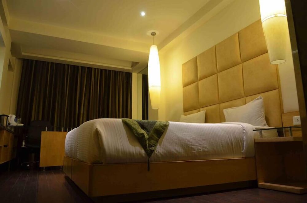 Фото Hotel Wti Airport