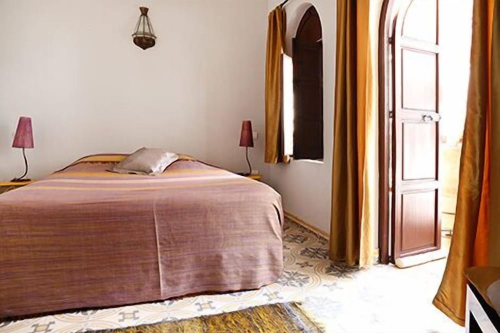 Фото Riad Assaada