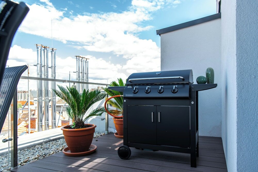 Фото Elisabeth Downtown Apartments by UrbanRent