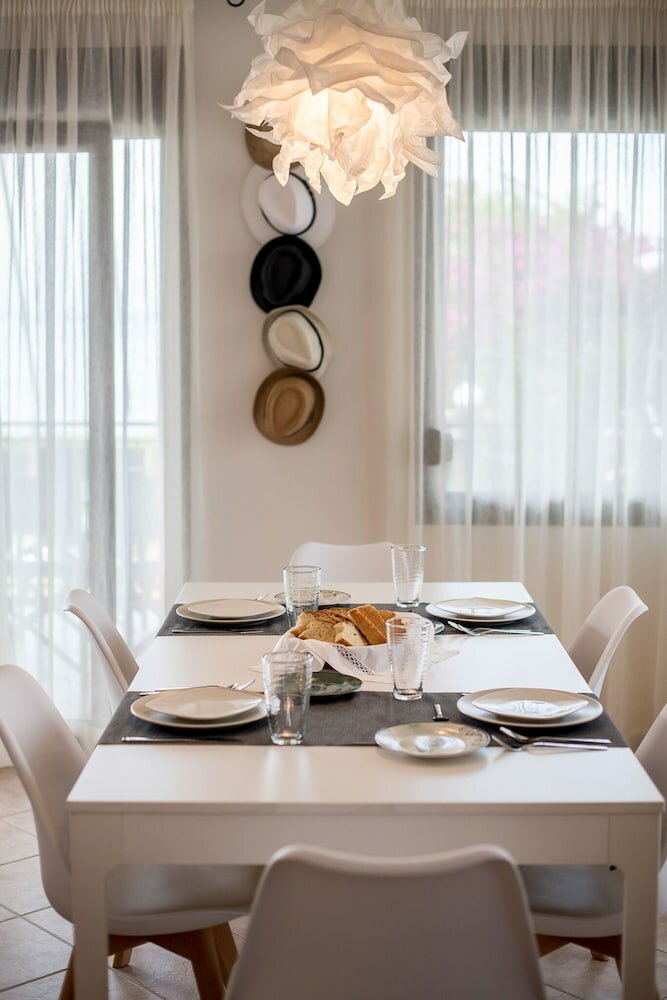 Фото Oikia Eleanthi - Beachfront Garden Home