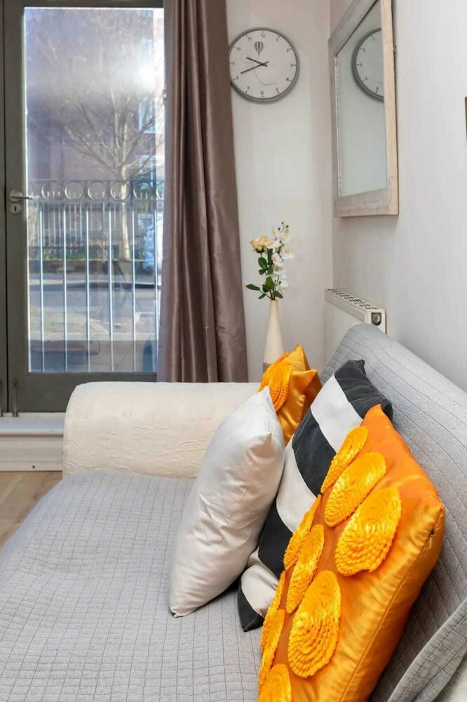 Фото Cosy & Charming 2bd Flat Near Essex Road