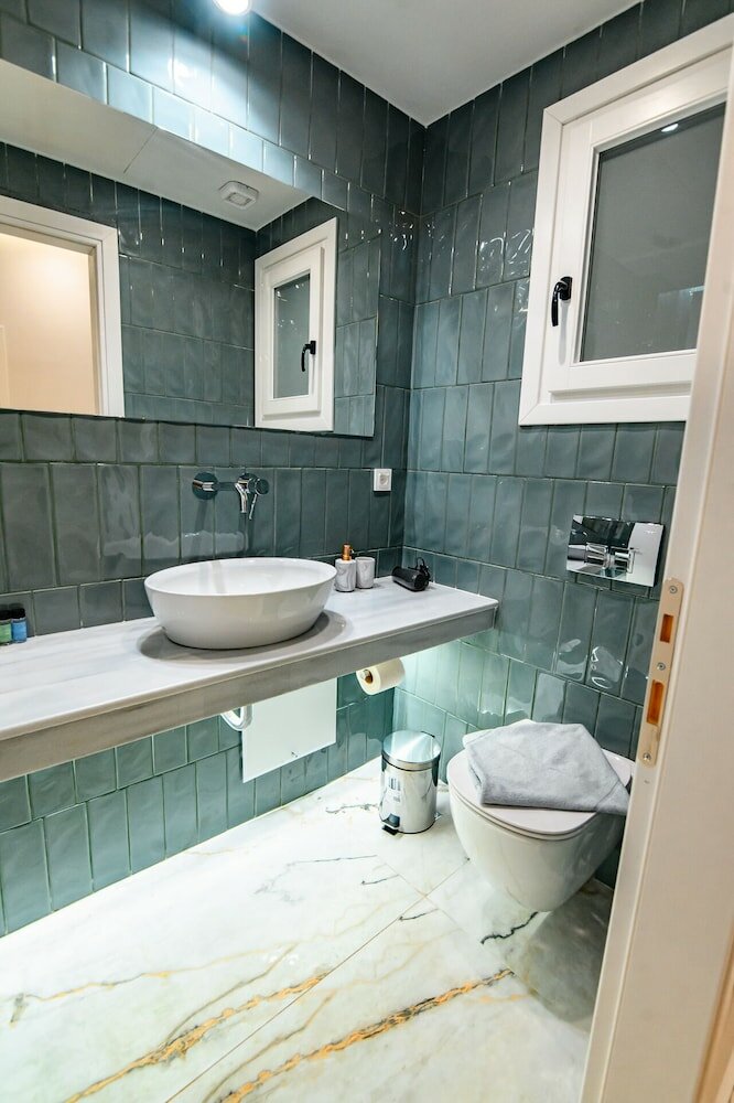 Фото A-13 Belle Athenes - Luxury Rooms at Monastiraki Railway Station