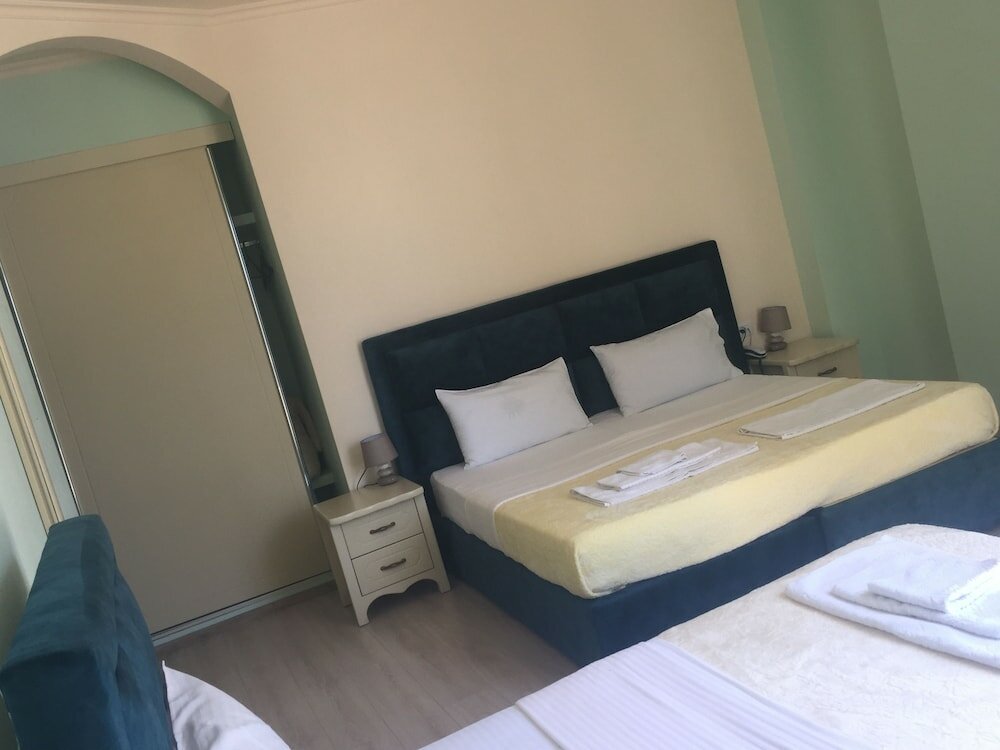 Фото Lukas Hotel