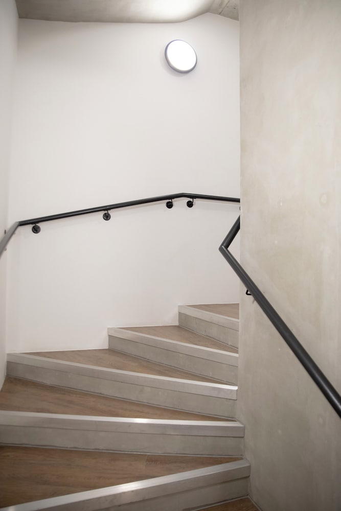 Фото Bob W Tower Hill Studios