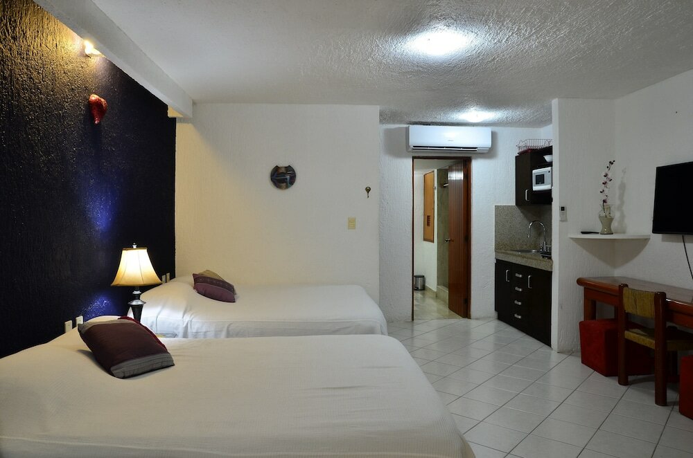 Фото Solymar Cancun Condos